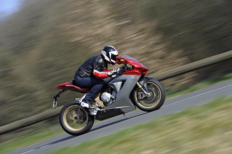 MV Agusta F3 Serie Oro. Prueba