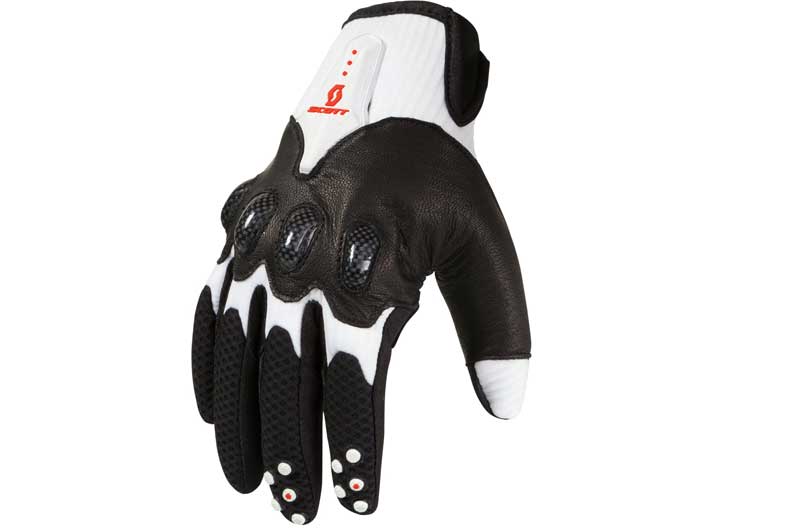 Scott presenta sus guantes Assault