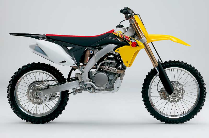 Suzuki RM-Z250 y 450 2013, hermanas gemelas