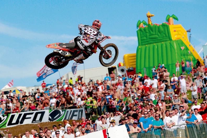 Antonio Cairoli y Tommy Searle ganan en Inglaterra