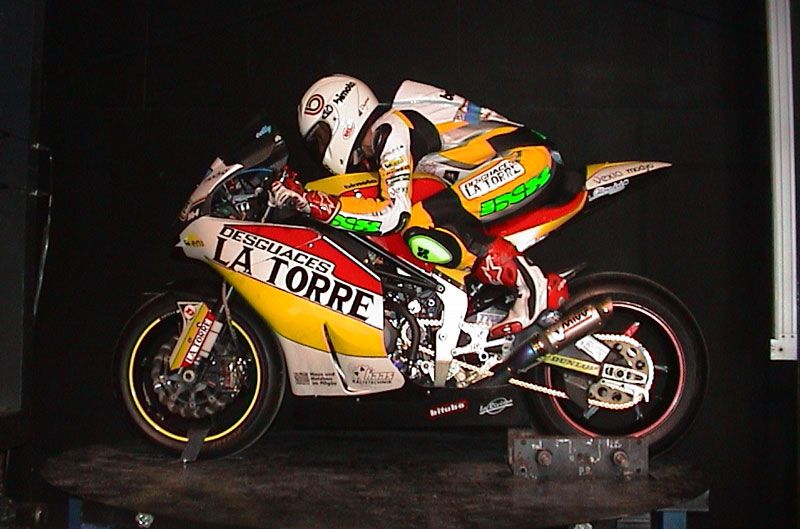 Bimota y Schötter en el túnel de viento