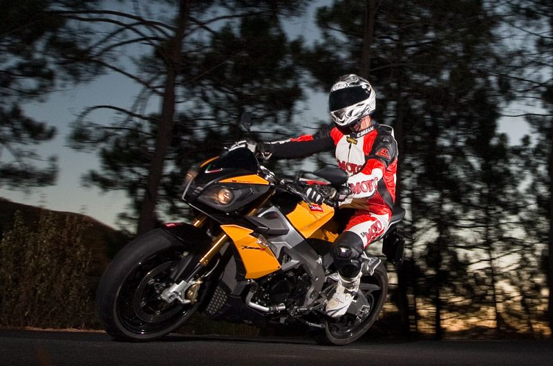 Aprilia Tuono V4 R APRC