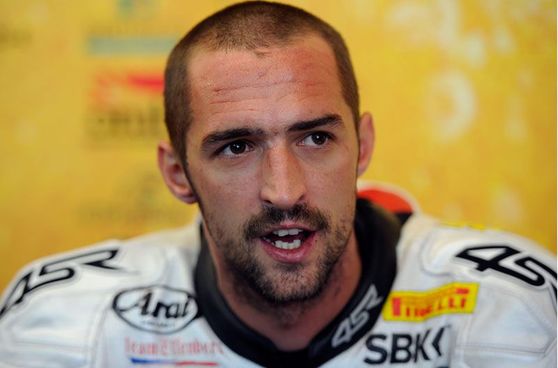 Jakub Smrz cambia el Mundial de SBK por el BSB