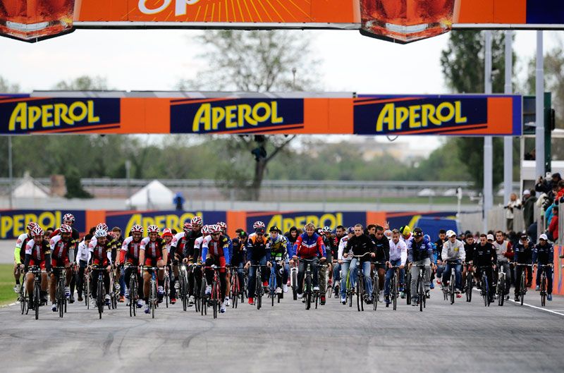 Una vuelta por Marco Simoncelli