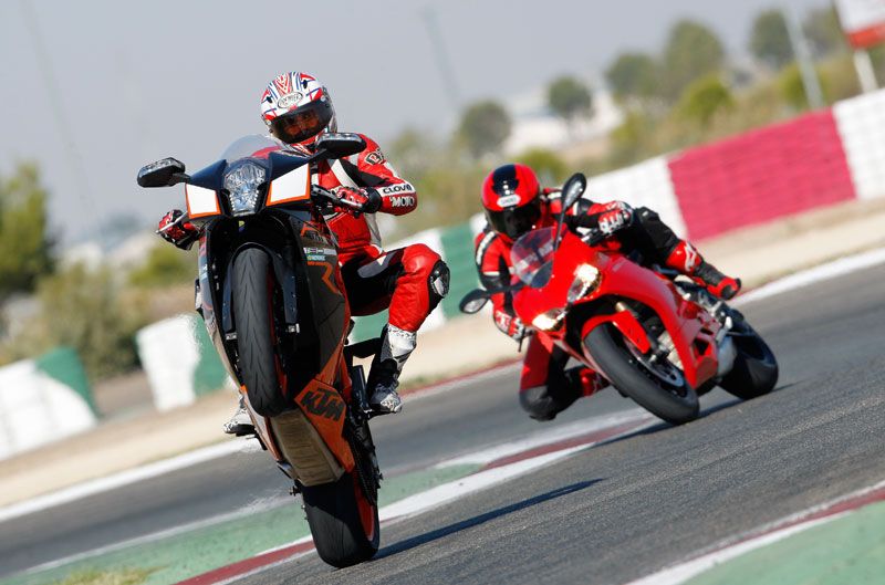 Comparativa Ducati 1199 Panigale y KTM RC8 R