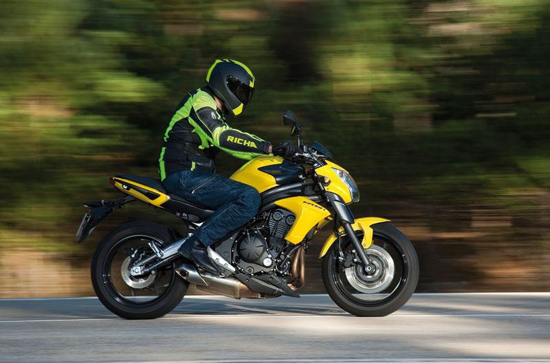 Kawasaki ER-6n. Prueba
