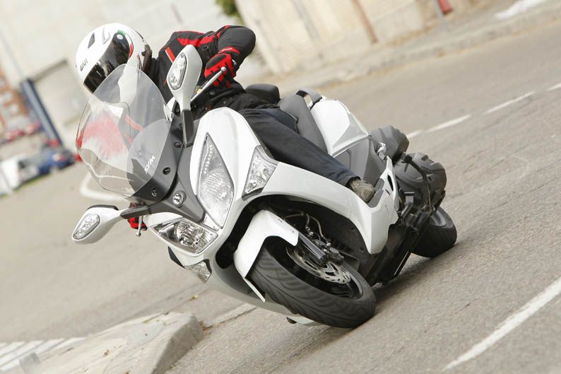 SYM Joymax 300i GTS
