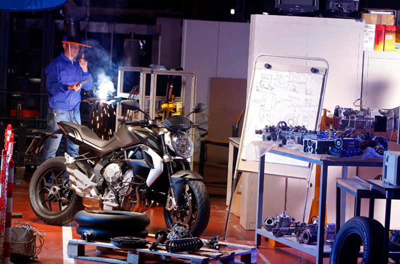 Superprueba de la MV Agusta Brutale 675