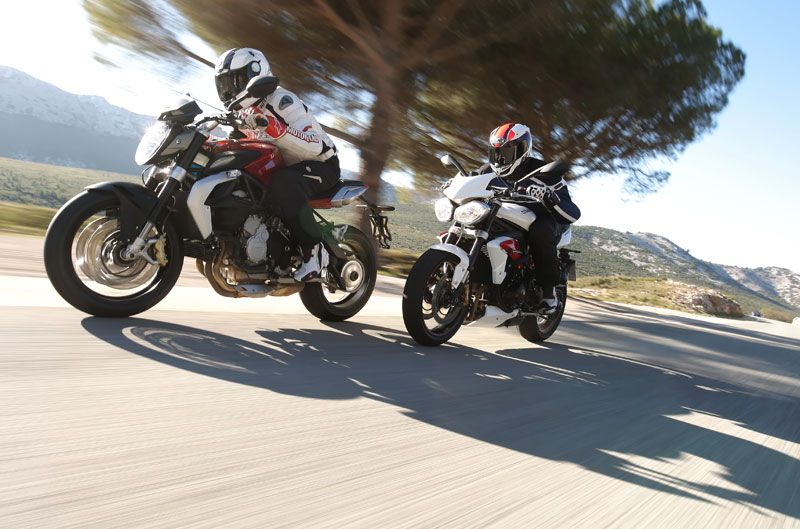 Comparativa naked deportivas y equipo HRC-Repsol MotoGP