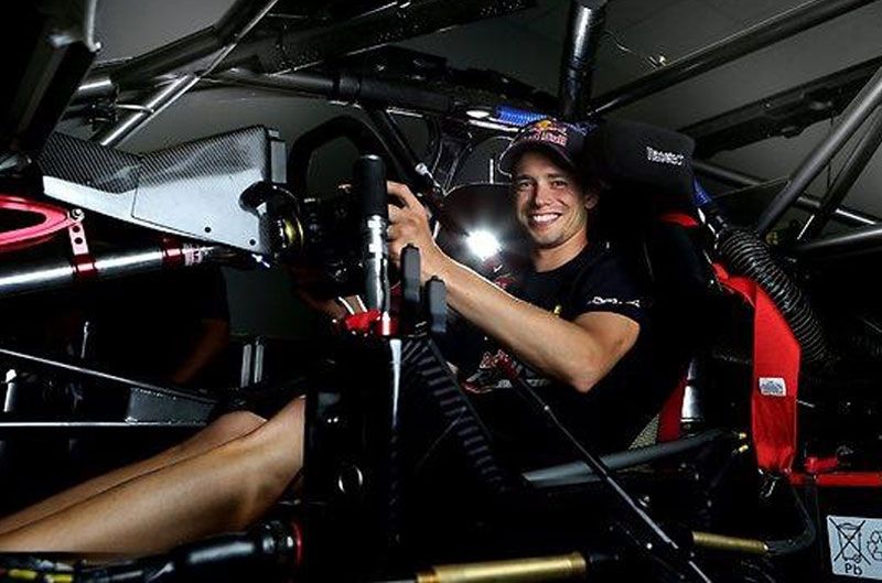 Casey Stoner preparado para los coches