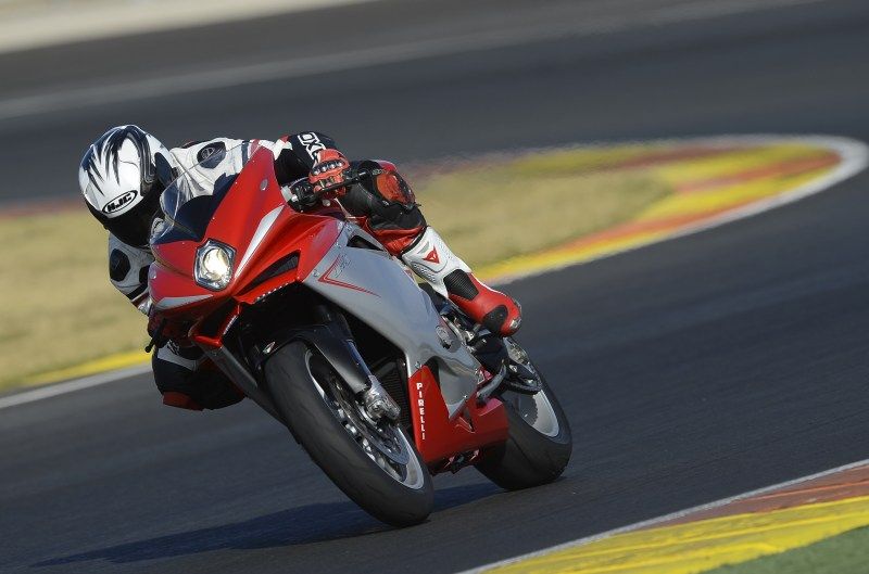 MV Agusta F4, F4 R y F4 RR. Prueba