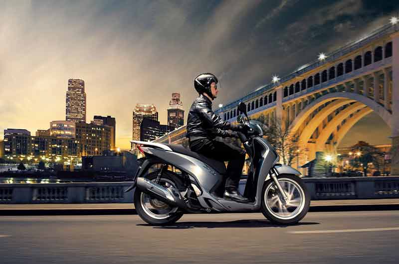 Honda Scoopy SH125i, más económica y con seguro gratis