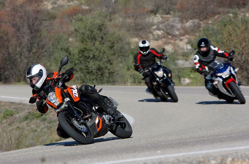 Comparativa: Honda CBR250 R ABS, KTM 200 Duke y Suzuki Inazuma