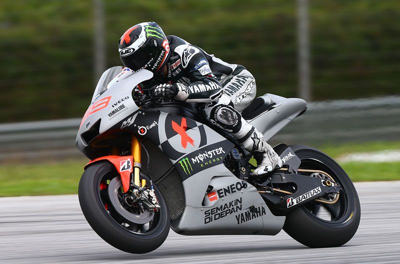 Lorenzo saca el martillo en Sepang