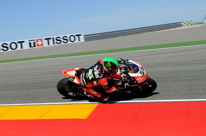 Laverty y Lowes mandan en los entrenamientos del viernes de MotorLand