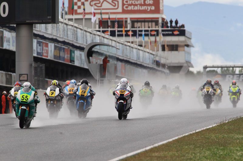 Alejandro Mariñelarena se impone en Moto2