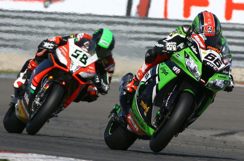 Tom Sykes y Eugene Laverty ganan en Assen