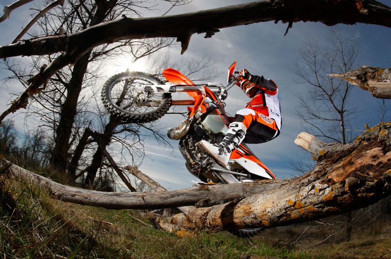 KTM 200 EXC. Prueba Moto Verde