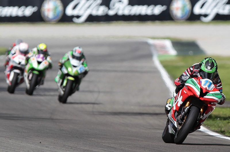 Sam Lowes gana en Supersport en Monza