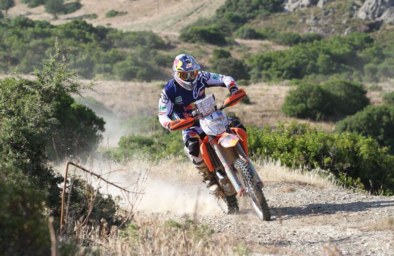 Marc Coma lidera el rally de Cerdeña