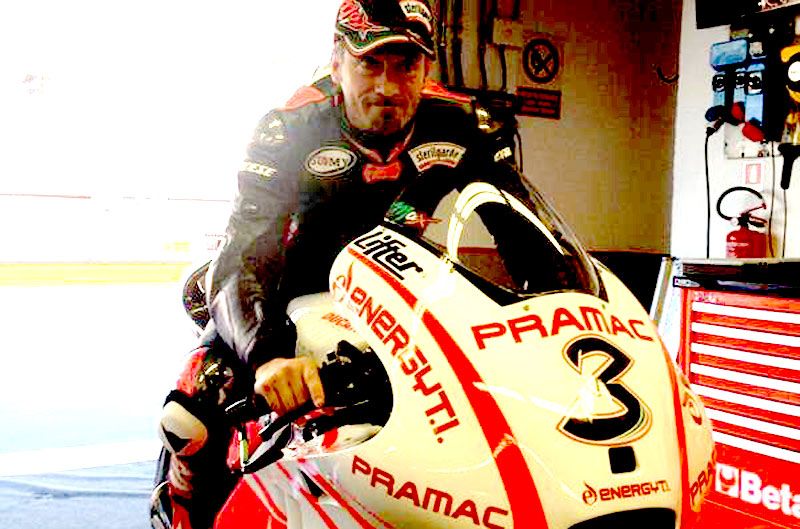 Max Biaggi prueba la Ducati Desmosedici en Mugello