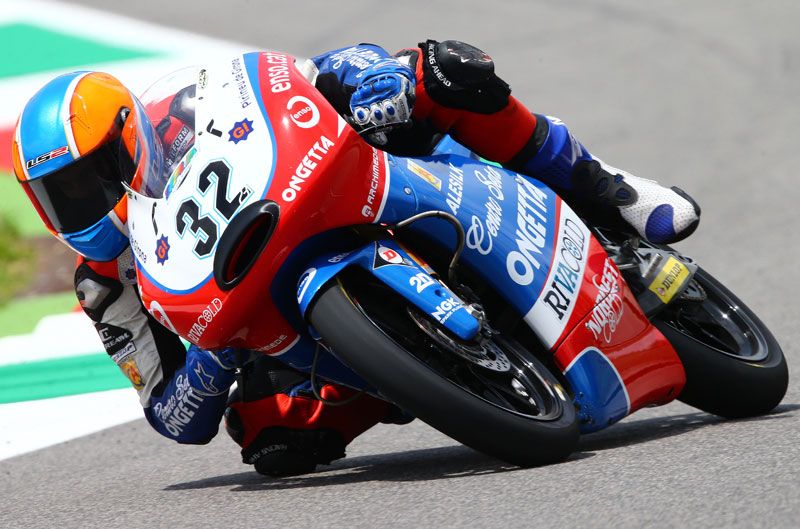 Isaac Viñales sorprende en el FP2 de Moto3