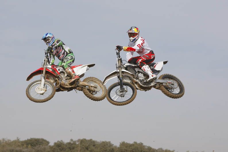 Comparativa MX 450 2013: Honda y Yamaha.