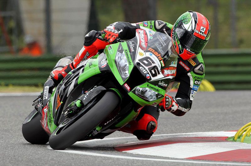 Tom Sykes gana la primera en Imola