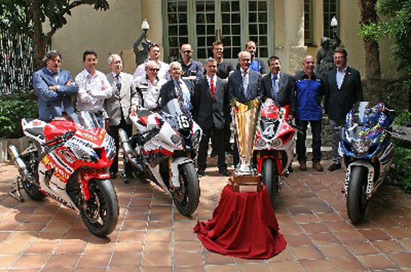 24 Horas de Catalunya de Motociclismo calientan motores