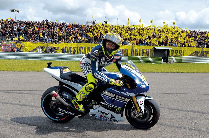 Doble póster de Valentino Rossi y entrenamientos de MotoGP en Argentina