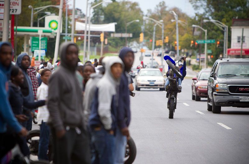 Pandilleros en moto de Baltimore