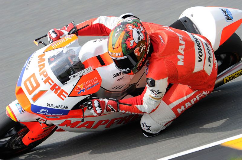 Jordi Torres gana su primera carrera en Moto2