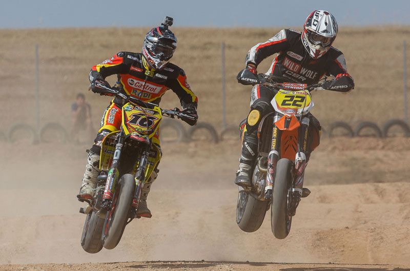 Israel Escalera se impone en el Supermotard de Samper Calanda