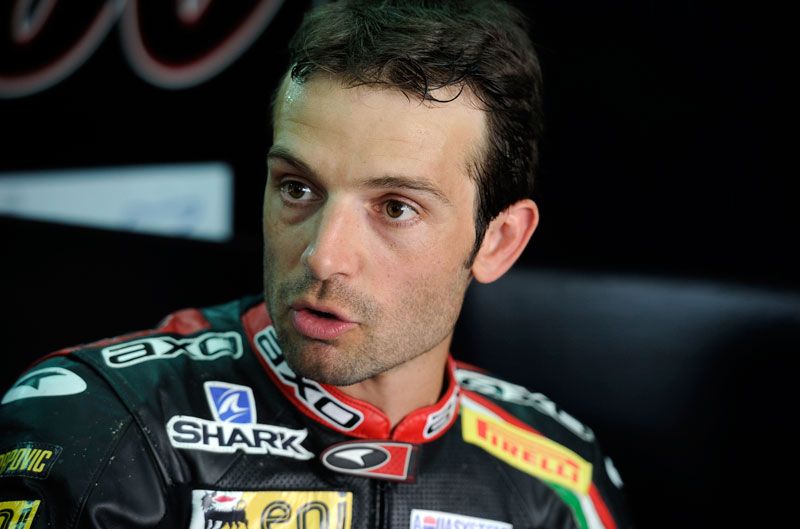 Sylvain Guintoli correrá lesionado en Moscú