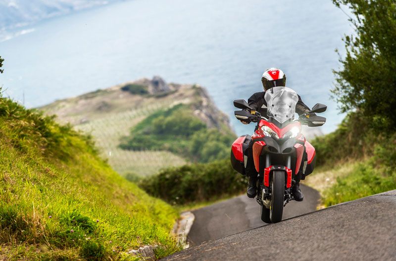 Tour Ducati Córcega y Cerdeña 2013