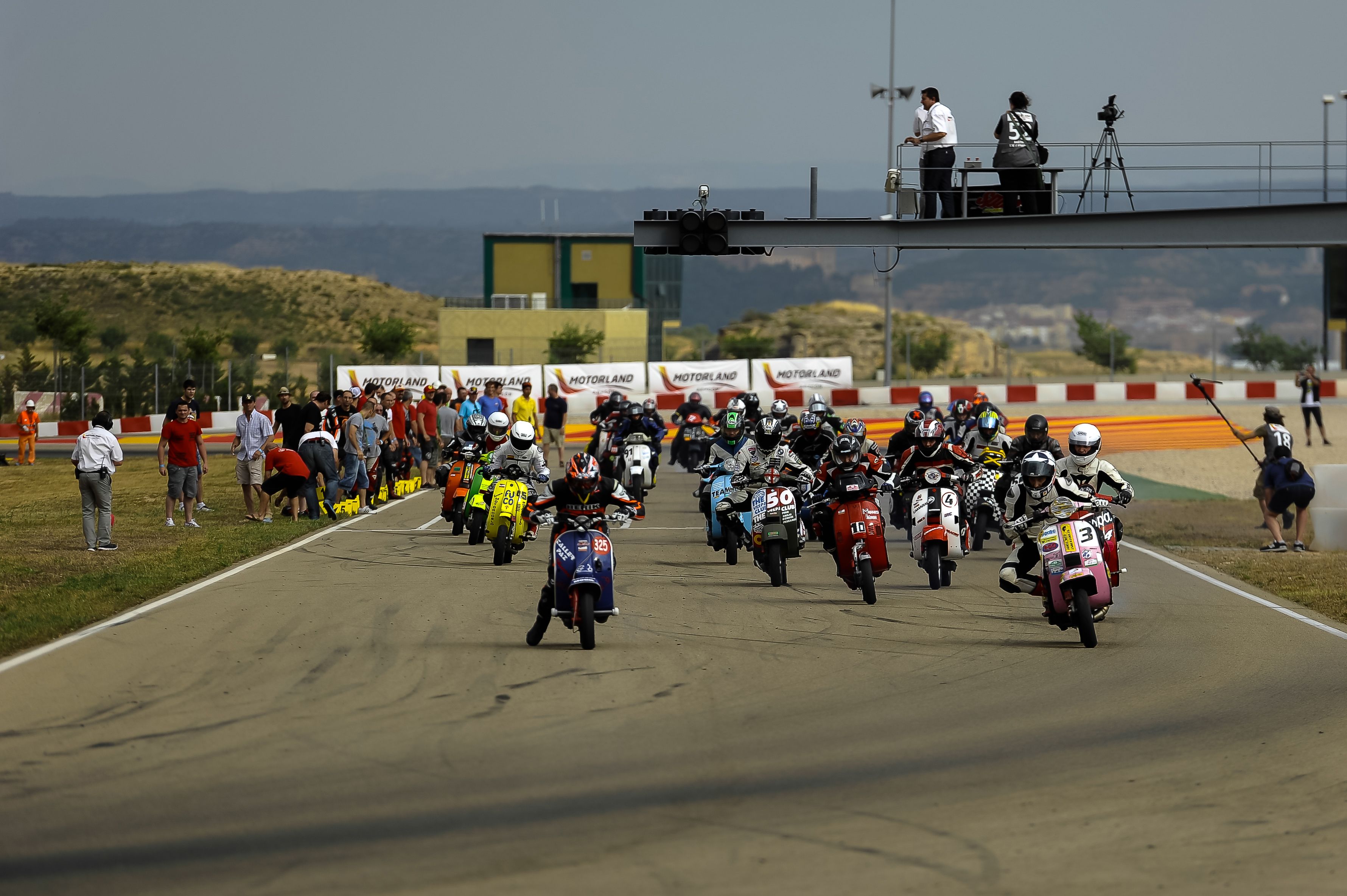 6 horas de resistencia Vespa en MotorLand