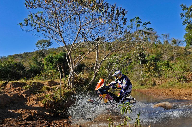 Marc Coma amplía su ventaja en el Rally dos Sertoes