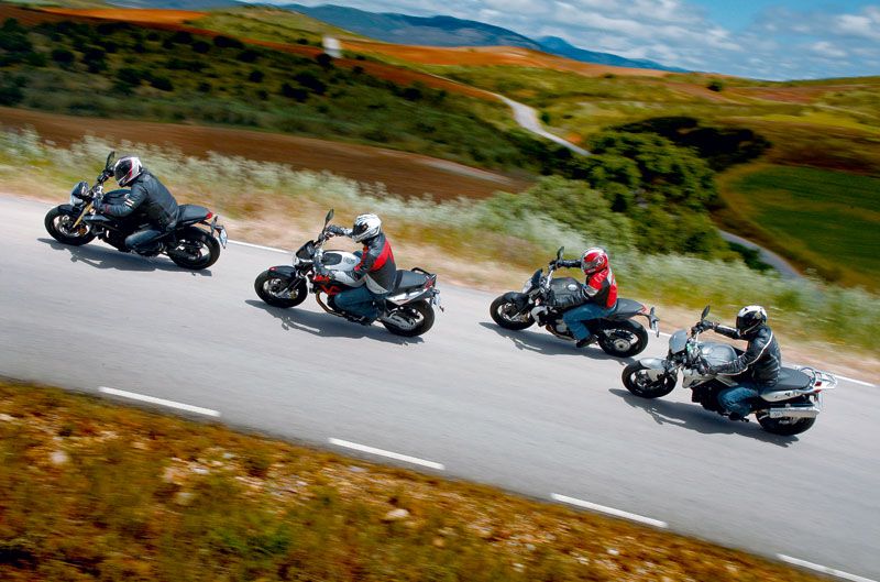 Comparativa Aprilia Shiver 750, BMW F 800 R, MV Agusta Brutale 675, Triumph Street Triple