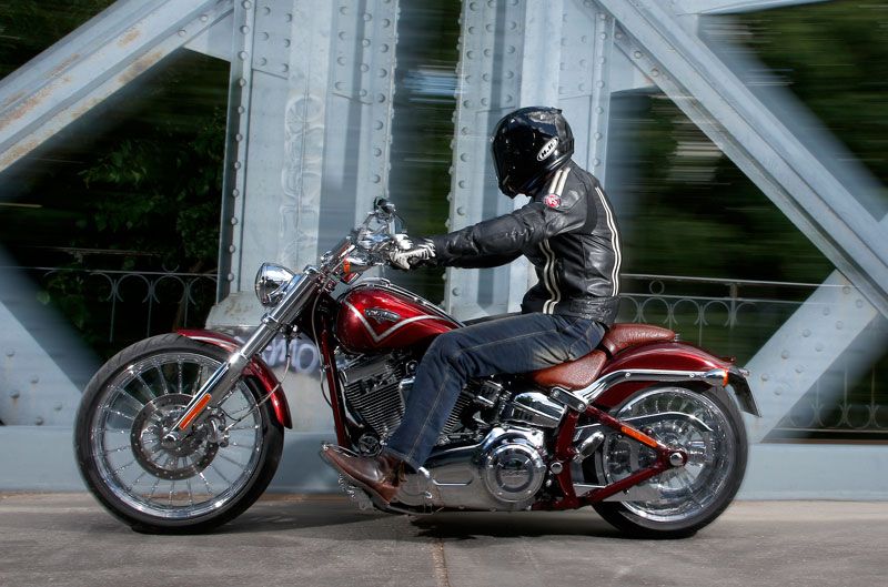 Prueba Harley-Davidson Breakout CVO