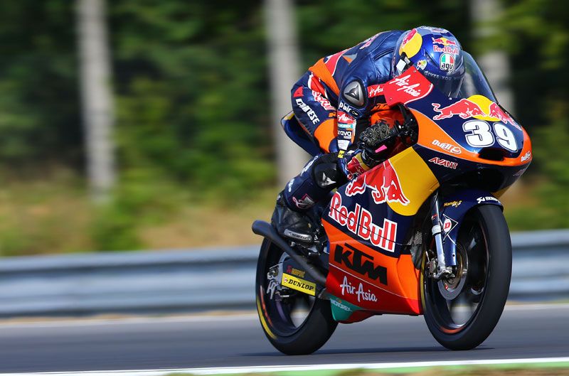 Luis Salom se impone en una carrera épica de Moto3 en Brno