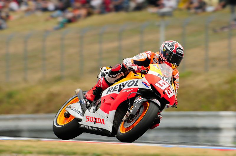 Marc Márquez domina los primeros libres en Silverstone