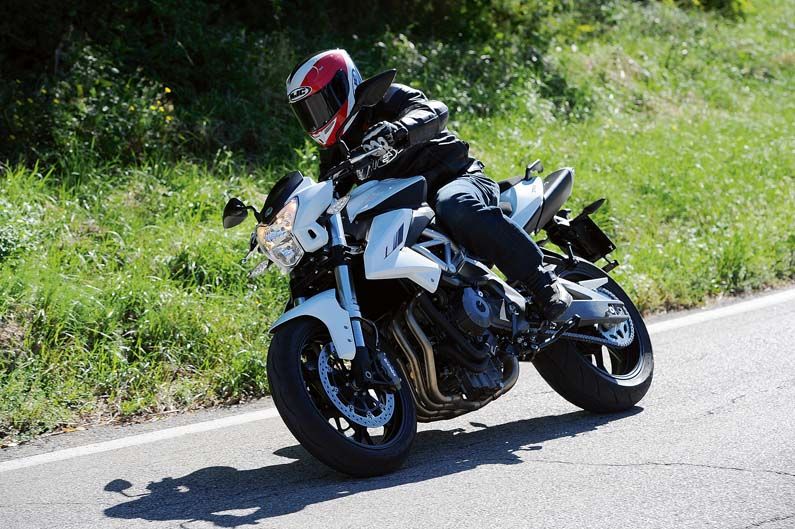 Benelli BN 600. Prueba