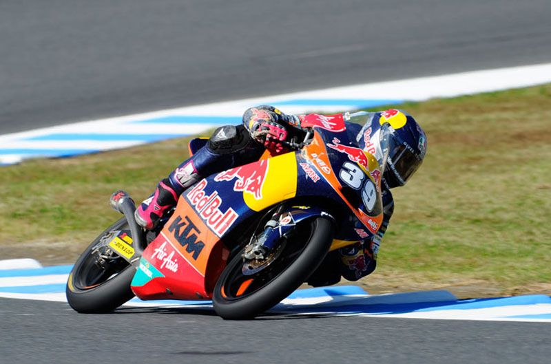 Luis Salom comienza mandando en los primeros libres de Moto3