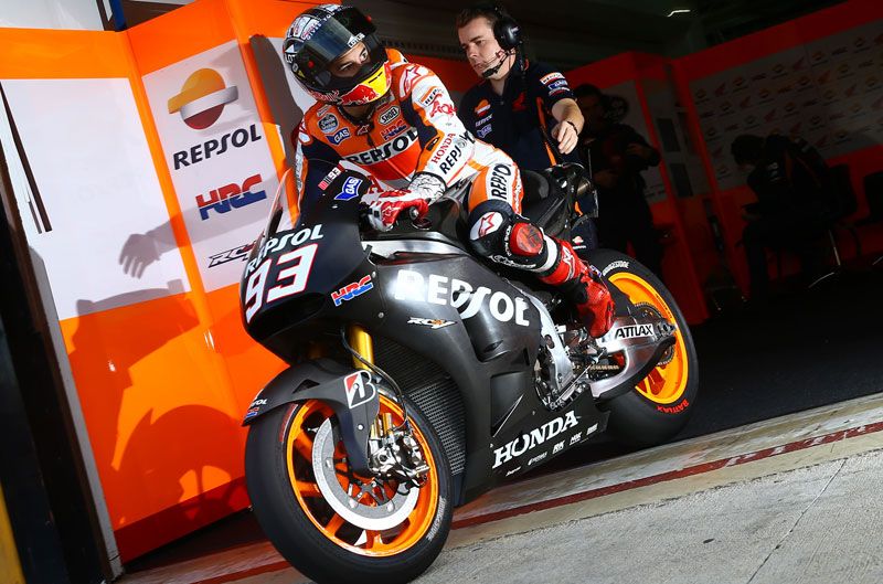 Marc Márquez domina el último día de test en Valencia