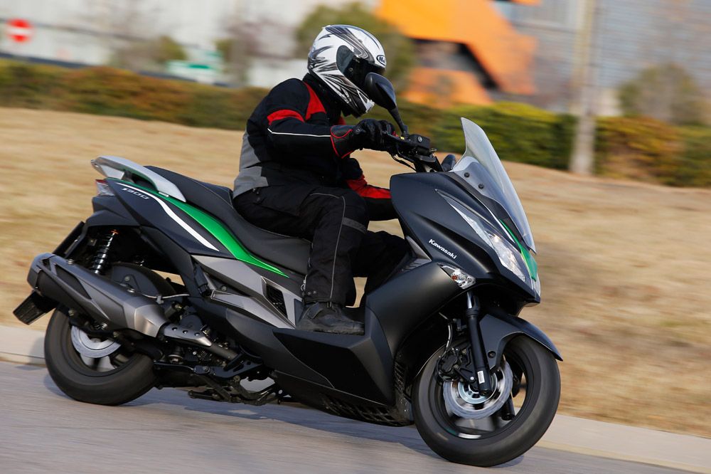 Prueba del Kawasaki J300