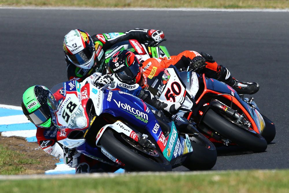 Victorias de Laverty y Guintoli en Phillip Island