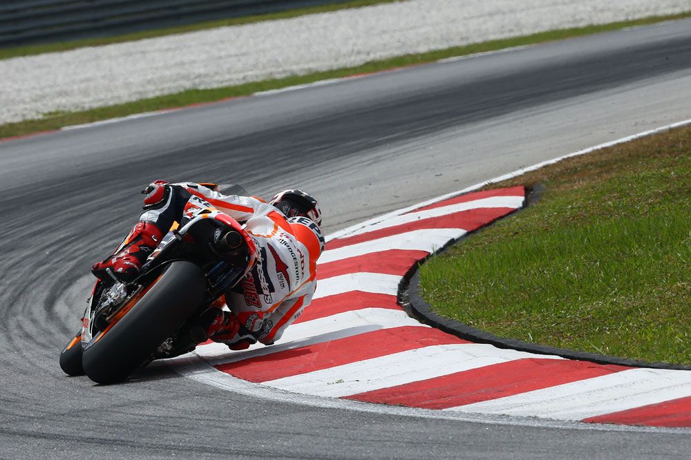Motociclismo 2.402: Contenidos y entregas