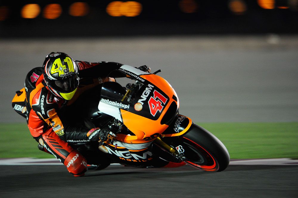 Aleix Espargaró manda también en los terceros libres