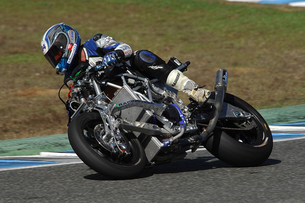 Probando La Moto2 en Jerez