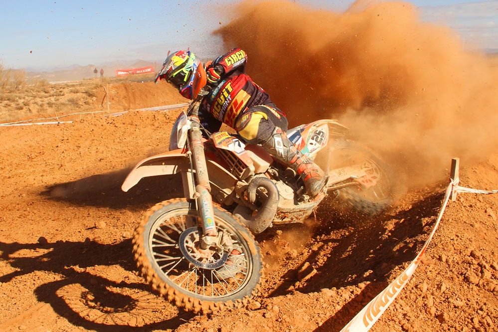 Iván Cervantes triunfa en la primera prueba del Nacional de Enduro